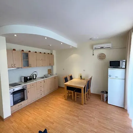公寓 Garden Of Eden Nk Modern J Apartments, *