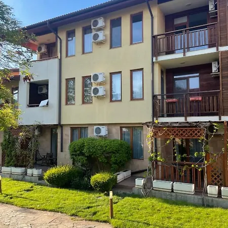 Garden Of Eden Nk Modern J Apartments, 公寓